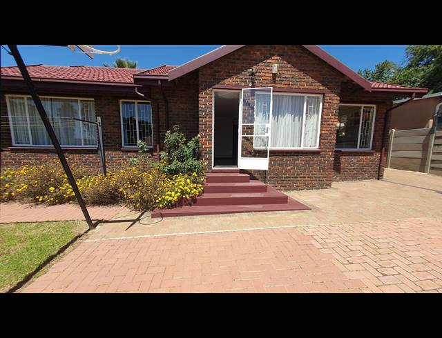 3 BEDROOM HOUSE FOR SALE IN ELANDSPARK